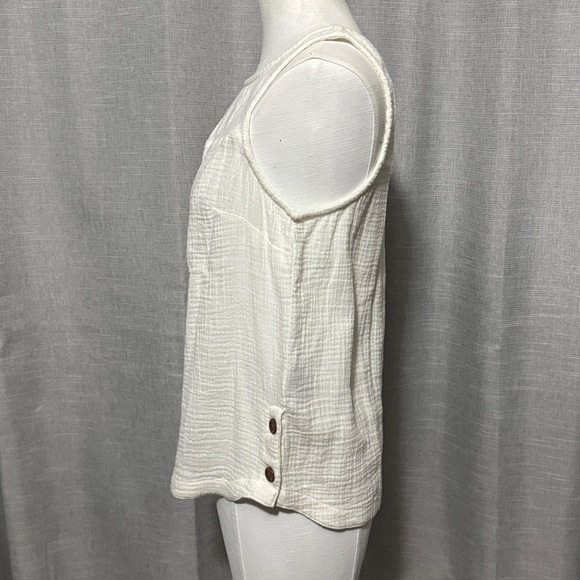 Kuhl “Klover” Organic Cotton Sleeveless-Side Button Detail-Relaxed Fit-M-White - Picture 6 of 15